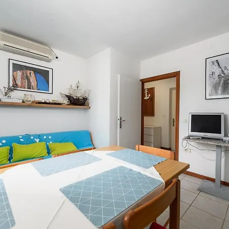 Apartments Ivana , Affordable On A Great Location Umag Exterior photo