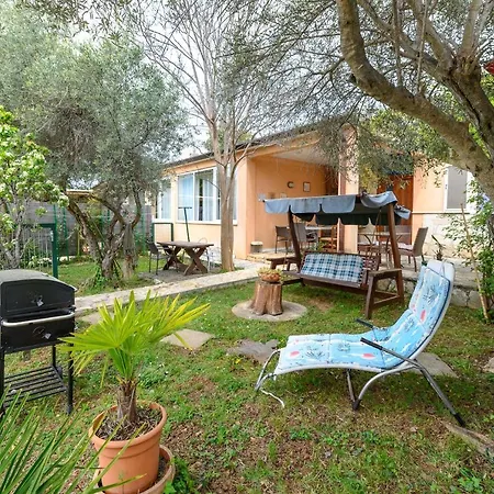 Apartments Ivana , Affordable On A Great Location Umag Exterior photo