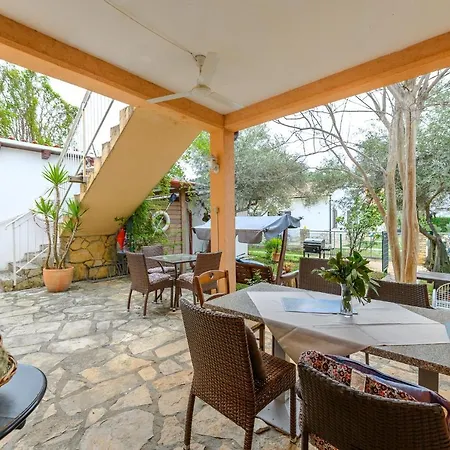 Apartments Ivana , Affordable On A Great Location Umag Exterior photo