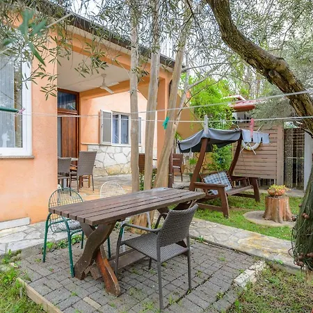 Apartments Ivana , Affordable On A Great Location Umag Exterior photo