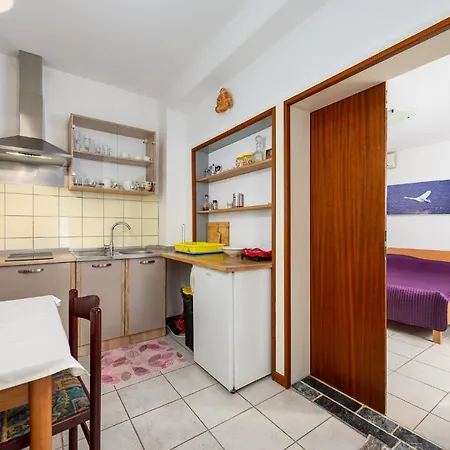 Apartments Ivana , Affordable On A Great Location Umag Exterior photo