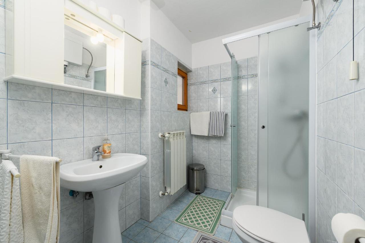 Ivana , Affordable On A Great Location Apartment *