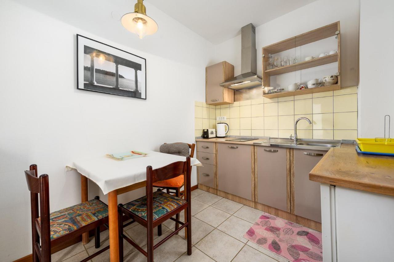 Ivana , Affordable On A Great Location